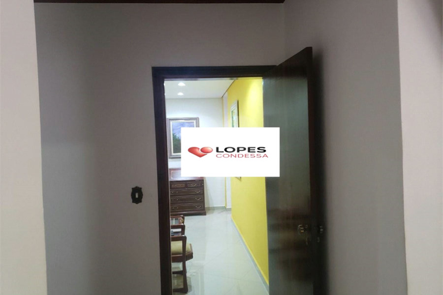 Casa à venda com 4 quartos, sendo 2 suítes, no condomínio Alpes da Cantareira, Mairiporã - SP