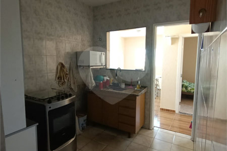Casa à venda com 4 quartos, sendo 1 suíte, no condomínio Shangri-la, Atibaia - SP