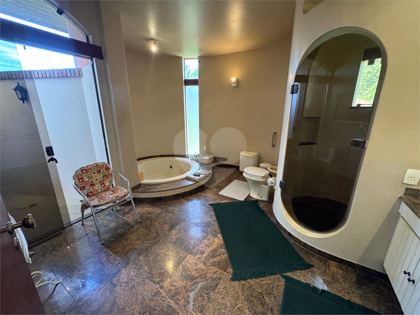 Casa à venda com 7 quartos, sendo 3 suítes,  em Jardim Colombo, Itapetininga, SP