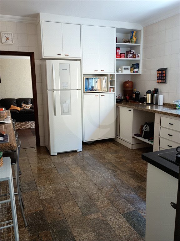 Sobrado com 3 quartos à venda com área gourmet completa e 5 vagas de garagem – Santa Marta - São Carlos/SP