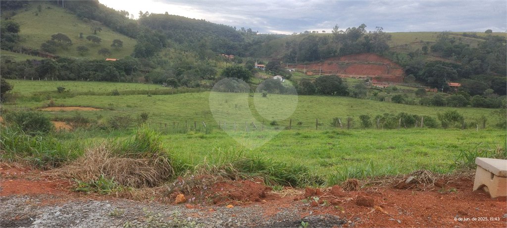 Terrenos de 300 metros em condomínio fechado e prontos para construir na região de Atibaia