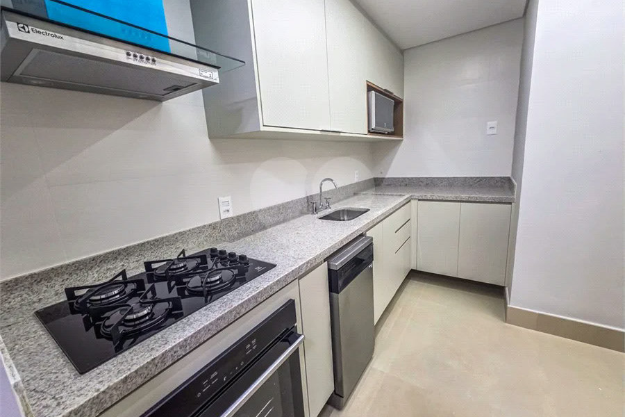 Apartamento à venda com 3 suítes em Riviera de São Lourenço, Bertioga, SP