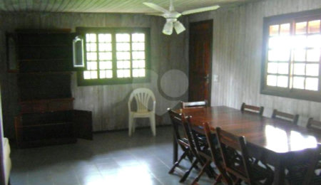 Casa à venda com 3 quartos, sendo 1 suíte,  no condomínio Estância Marambaia, Vinhedo - SP