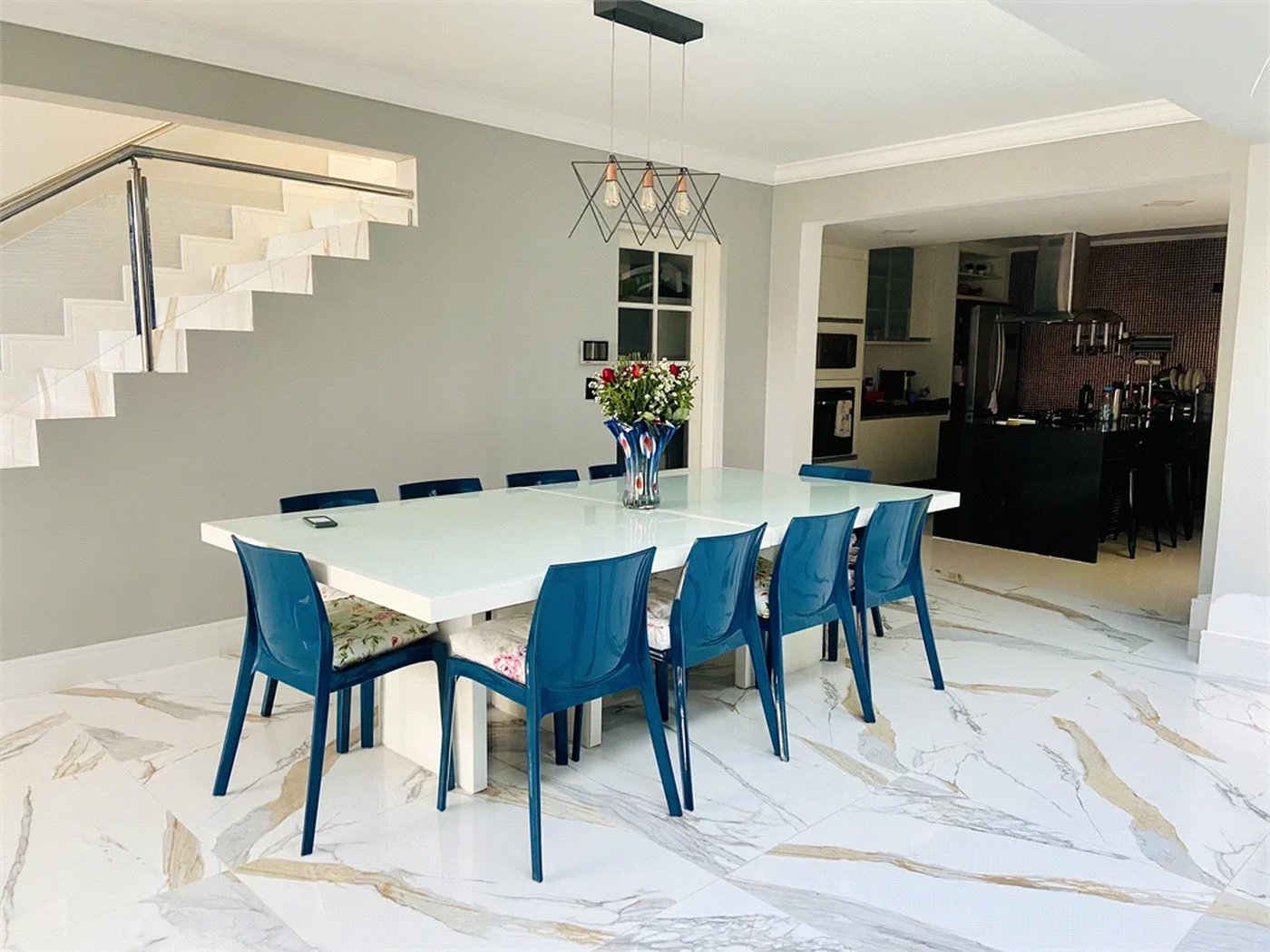 Casa à venda com 3 suítes em Jardim Londrina, São Paulo, SP
