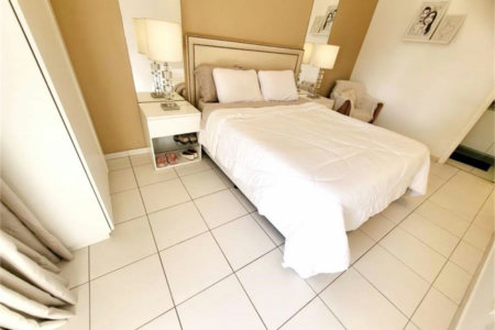 Apartamento Residencial à venda, Gonzaga, Santos - AP1004.