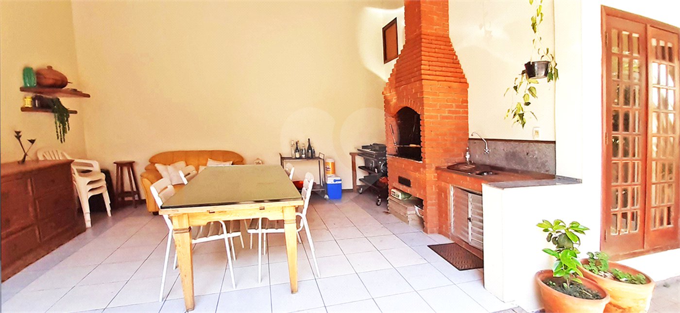 Casa à venda com 4 quartos, sendo 2 suítes, em Planalto Paulista, São Paulo, SP