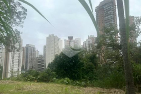 Terreno à venda em Paraíso do Morumbi, São Paulo, SP
