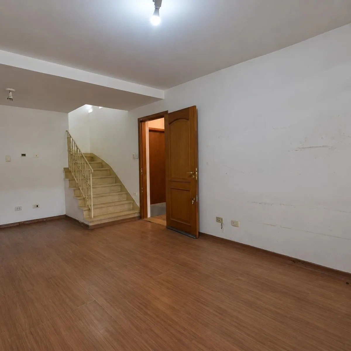 Sobrado à venda com 4 quartos em Jardim Trussardi, São Paulo - SP