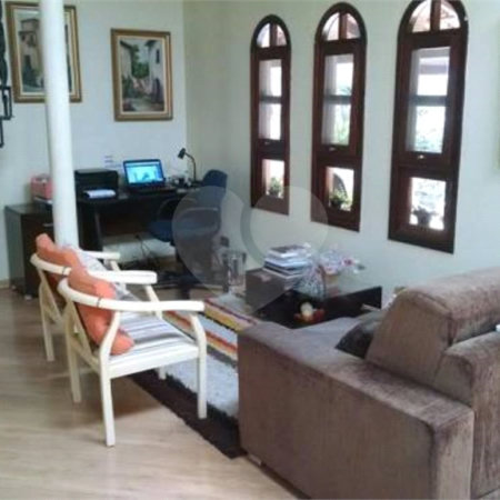 Casa à venda com 4 quartos, sendo 2 suítes, no condomínio Vinhas da Vista Alegre - Lado Sede, Vinhedo - SP