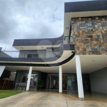 Sobrado à venda com 4 quartos, sendo 2 suítes, em Jardim Botânico, Araraquara, SP