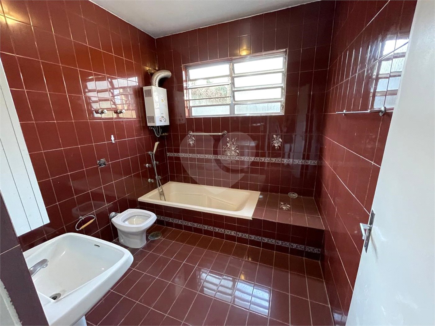 Casa à venda com 3 quartos, sendo 1 suíte, em Jardim Panorama, São Paulo, SP