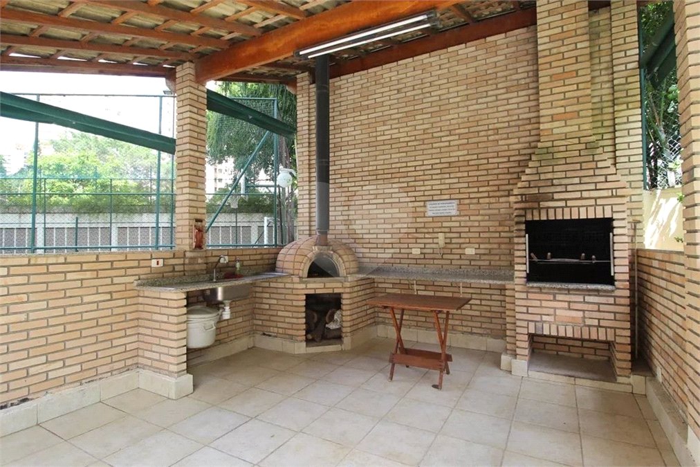 Apartamento à venda com 3 quartos, sendo 1 suíte,  em Vila Uberabinha, São Paulo, SP