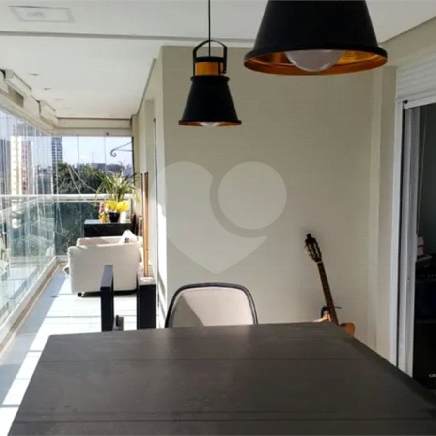 Apartamento à venda com 3 suítes em Vila Alexandria, São Paulo, SP