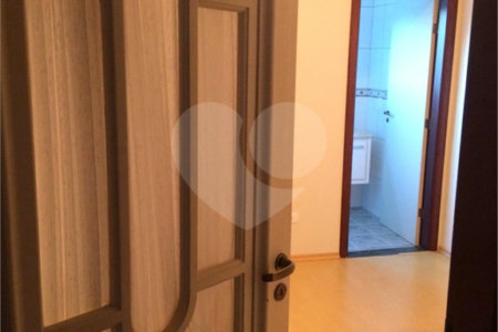 Casa à venda com 4 quartos, sendo 2 suítes, no condomínio Flamboyant, Atibaia - SP