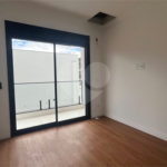 Casa à venda com 3 suítes no condomínio Village Itaguaçu, Atibaia - SP