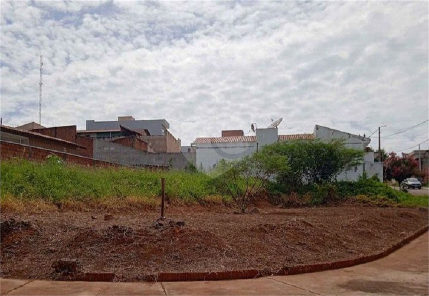 Terreno com 251,00 m² .