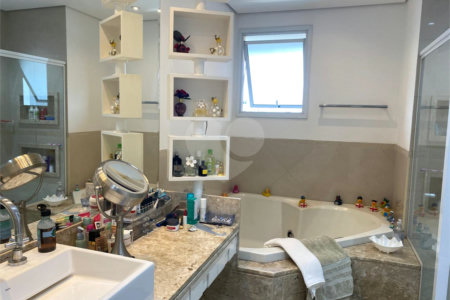 Apartamento à venda com 4 suítes em Vila Suzana, São Paulo, SP