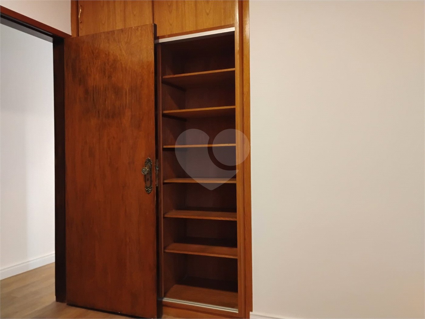 Sobrado à venda com 3 quartos, sendo 1 suíte, em Vila Paulista, São Paulo, SP