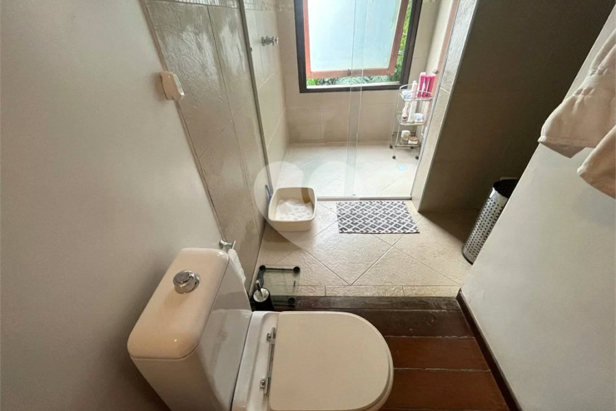 Casa à venda com 3 quartos, sendo 1 suíte, no condomínio Jardim da Montanha I, Mairiporã - SP
