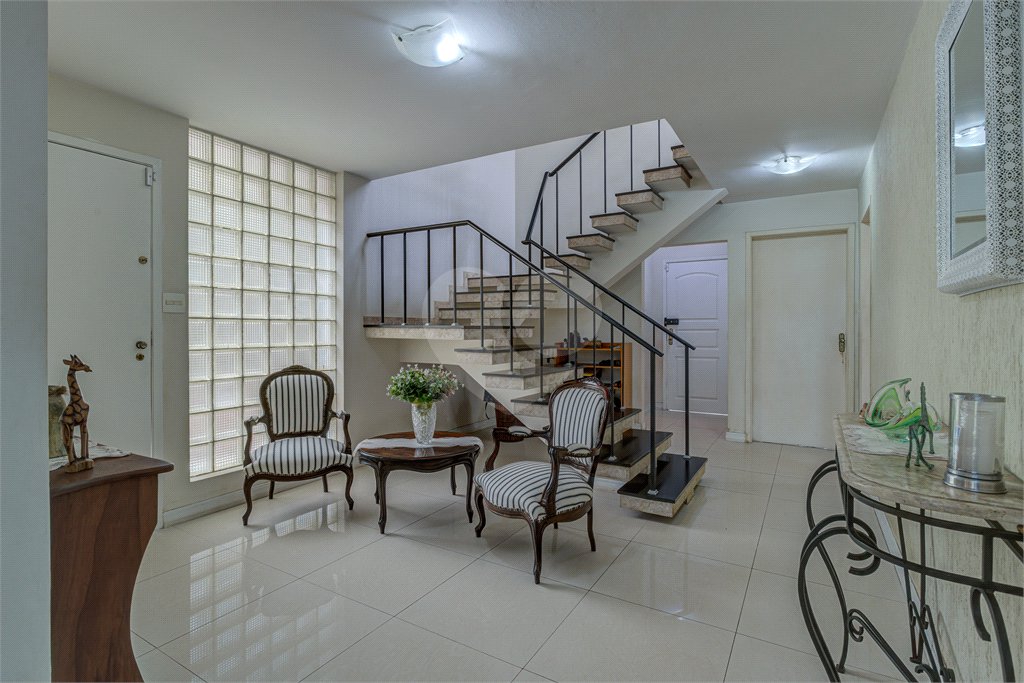 Casa à venda ou para alugar com 4 quartos, sendo 2 suítes, em Ibirapuera, São Paulo, SP