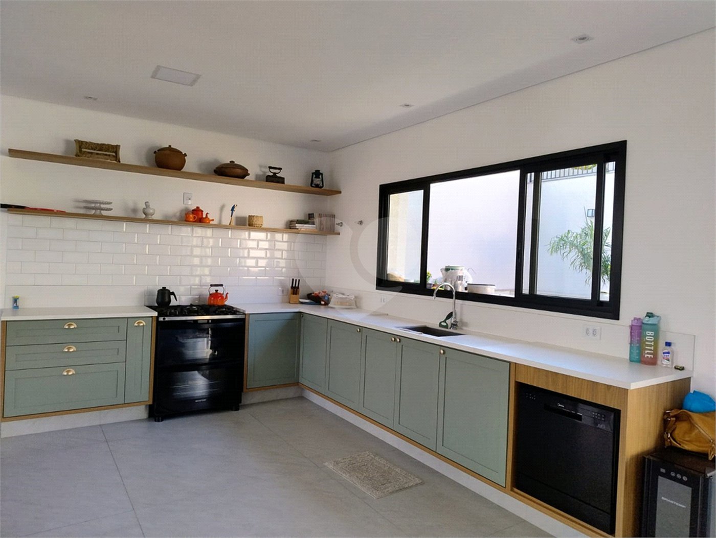 Casa à venda ou para alugar com 4 suítes no condomínio Itaporã, Atibaia - SP
