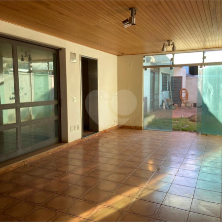 Casa para alugar com 4 quartos, sendo 2 suítes, no Centro, Araraquara, SP
