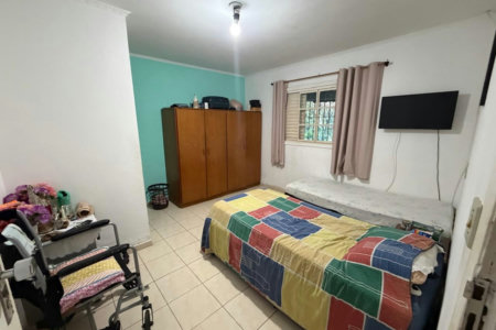 Casa Térrea à venda com 9 quartos, sendo 2 suítes, no condomínio Seranila, Monte Mor - SP