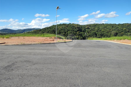 Terreno à venda no condomínio Portal Lamis, Bom Jesus dos Perdões - SP