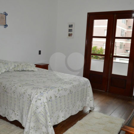 Casa à venda com 4 quartos, sendo 2 suítes, em Vila Mogilar, Mogi das Cruzes, SP