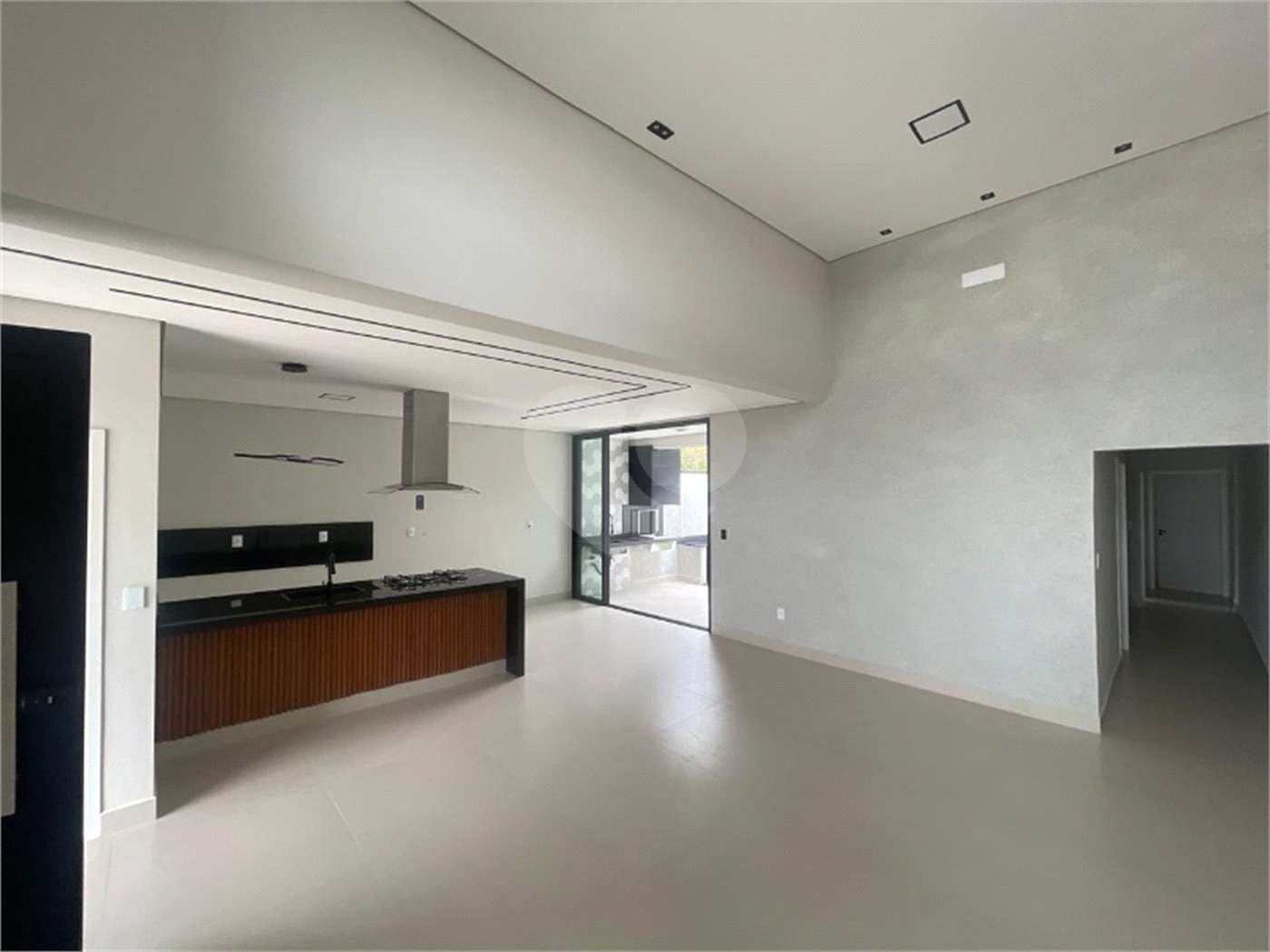 Casa à venda com 3 suítes no condomínio Jardim Residencial Helena Maria, Sorocaba - SP