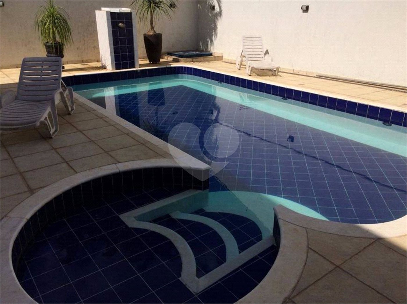 Casa à venda com 3 suítes no condomínio Residencial Jardim Paulista I, Vinhedo - SP
