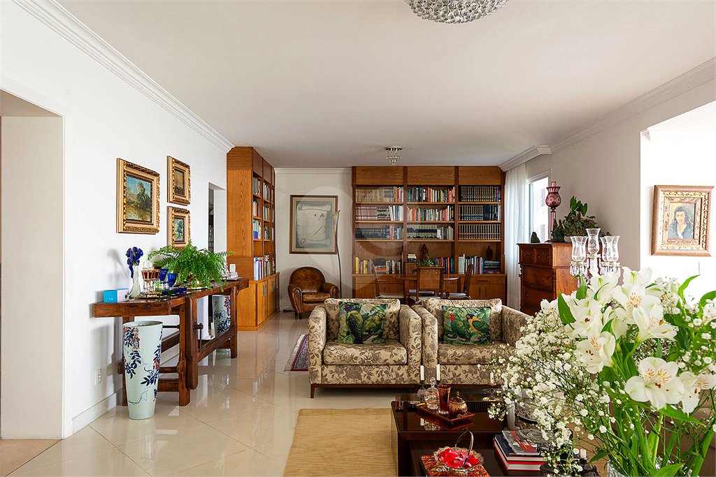 Apartamento à venda com 4 suítes em Jardim Marajoara, São Paulo, SP