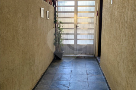 Sobrado à venda com 3 quartos, sendo 1 suíte, em Jardim da Glória, Cotia, SP