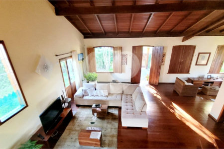 Casa à venda com 3 suítes no Centro, Santa Cruz Cabrália, BA