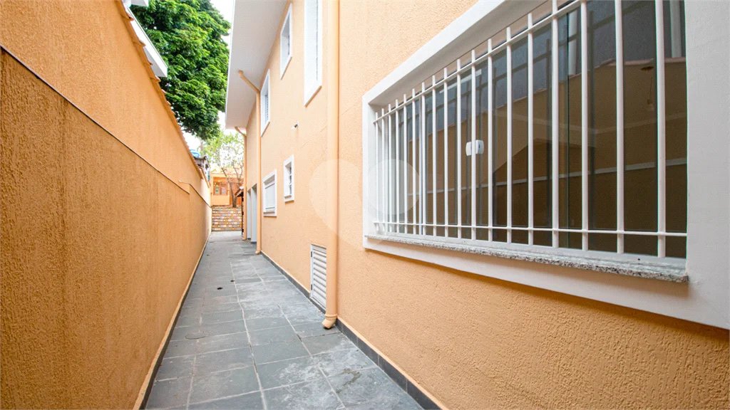 Sobrado à venda com 4 quartos, sendo 1 suíte,  em Jardim Peri Peri, São Paulo, SP