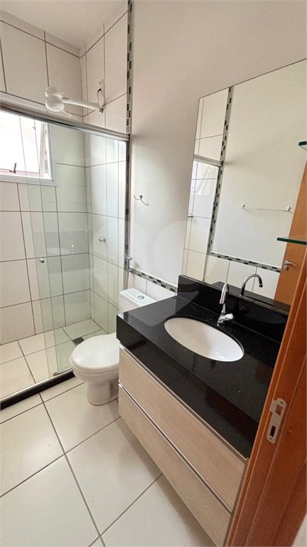 Casa à venda com 3 quartos, sendo 1 suíte, no condomínio Solar das Torres, Cuiabá - MT