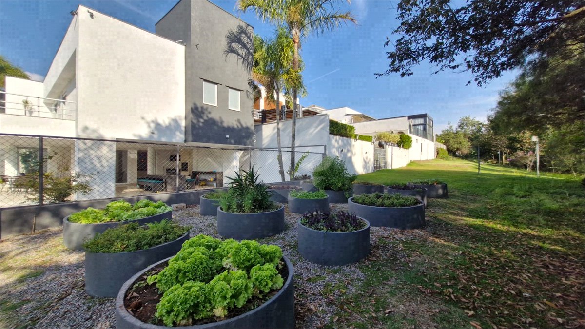 Casa à venda ou para alugar com 5 quartos, sendo 4 suítes, no condomínio Shamballa II, Atibaia - SP