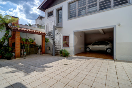 Casa à venda com 3 quartos, sendo 1 suíte, em Alto da Boa Vista, São Paulo, SP