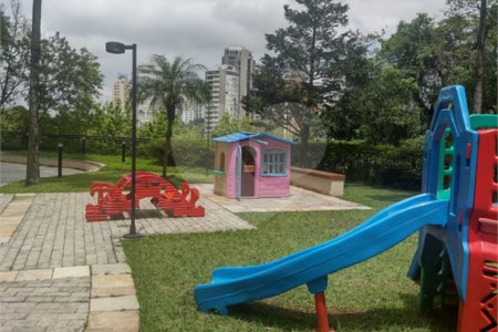 Apartamento à venda com 3 suítes em Vila Suzana, São Paulo, SP