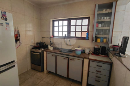 Sobrado à venda com 4 quartos, sendo 1 suíte,  em Parque dos Lagos, Ribeirão Preto, SP