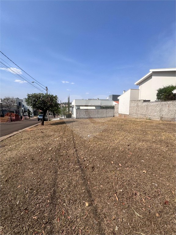 Terreno à venda em Residencial Village Damha II, Araraquara, SP