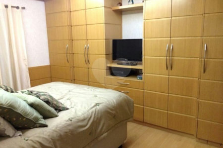 Apartamento à venda com 3 quartos, sendo 1 suíte,  em Bosque da Saúde, São Paulo, SP