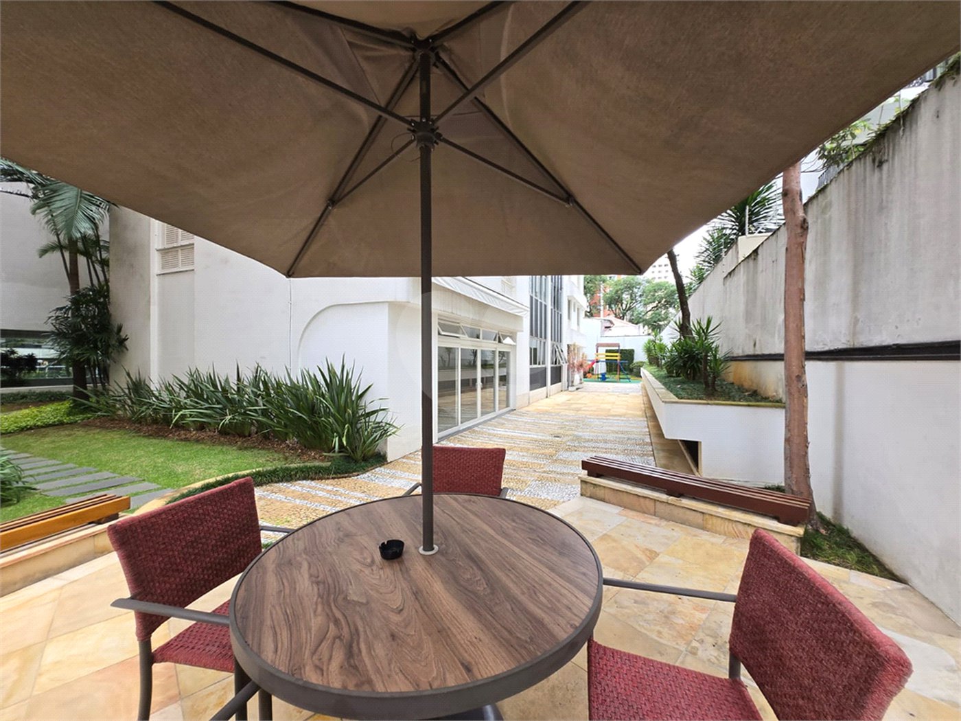 Apartamento à venda com 3 quartos, sendo 1 suíte, em Indianópolis, São Paulo, SP