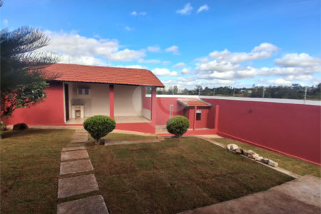 Sobrado à venda ou para alugar com 3 quartos, sendo 2 suítes,  em Parque Atenas do Sul, Itapetininga, SP