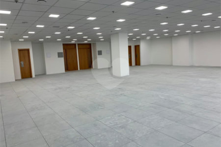 Sala à venda em Várzea de Baixo, São Paulo, SP