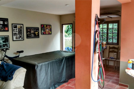 Casa à venda com 4 quartos, sendo 1 suíte, no condomínio Residencial Vale das Laranjeiras, Indaiatuba - SP