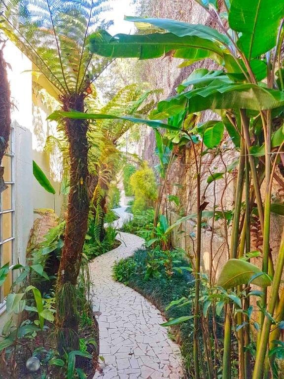 Sobrado à venda com 4 suítes em Jardim Marajoara, São Paulo, SP