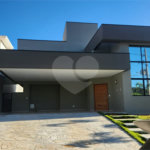 Casa à venda com 3 suítes no condomínio Santa Isabel I, Louveira - SP