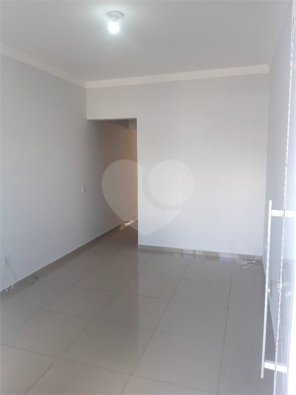 Sobrado à venda com 2 suítes em Jardim Nely, Indaiatuba, SP