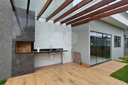 Casa à venda com 3 quartos, sendo 1 suíte, no condomínio Grand Park, Rio de Janeiro - RJ